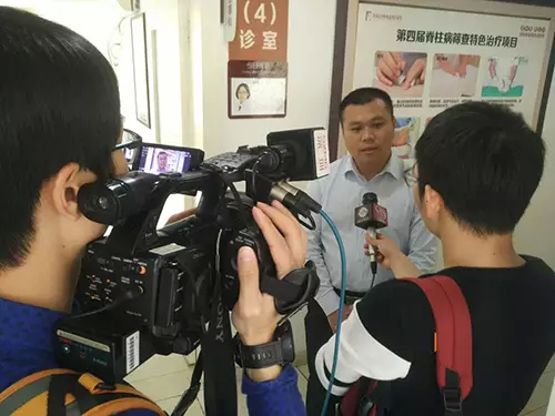 “傳承國醫(yī)絕技 弘揚中醫(yī)國粹” 十多國留學(xué)生齊來五洲學(xué)中醫(yī)