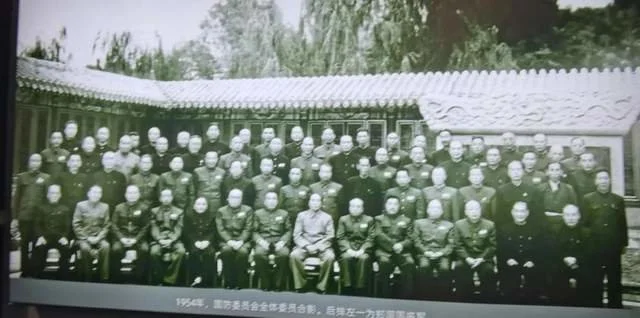 軍旅書法家王成志同志應囑為抗戰(zhàn)名將鄭洞國學校題寫教學樓名