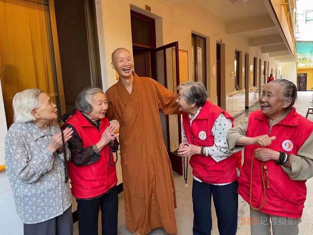 點擊打開原圖 佛教文化封面人物當度法師:以安養丈量我的信仰之路