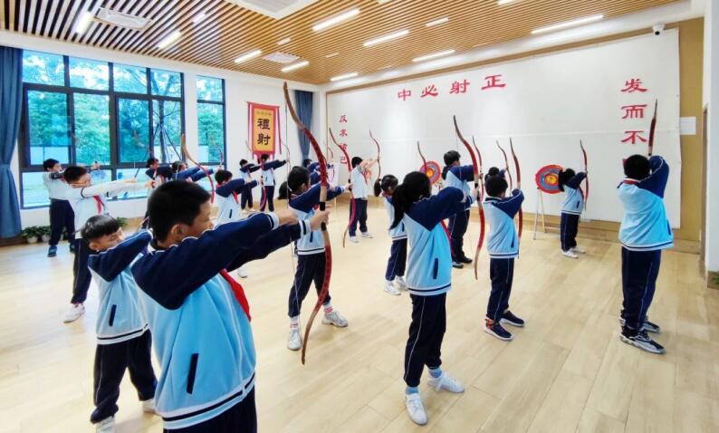 柴時鐘：整合校本資源 踐行大德育觀 創建和美校園